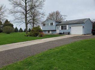 12890 Gleason Rd, Three Rivers, MI 49093