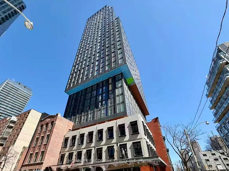 100 Queen St E #3211 — Photo 6
