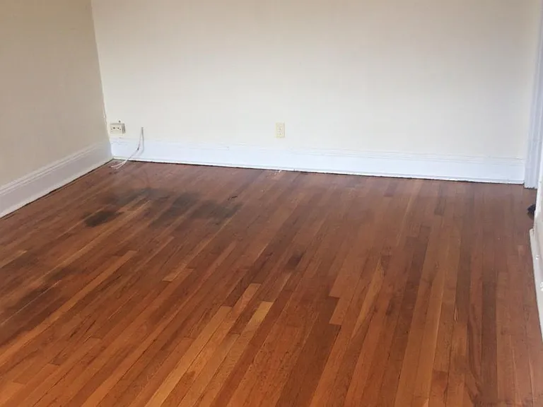 98 Washington St — Photo 5
