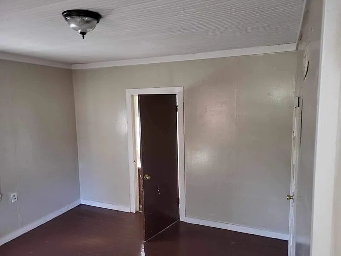 303 Summeral St — Photo 5