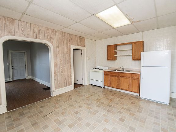 5th image of 257 Franklin St APT 3