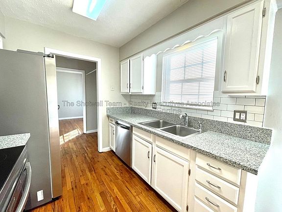 5th image of 2305 Bishops Bridge Rd