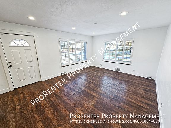 5th image of 2468 E Redondo Ave