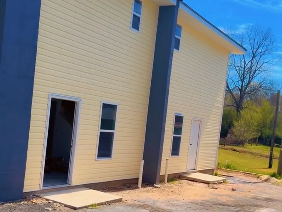 2nd image of 1101 Park Ave #F