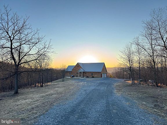 5th image of 879 Olde Oak View Dr