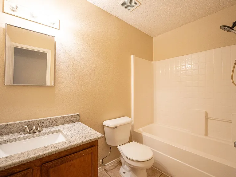 1420 Bumble Bee Dr — Photo 6