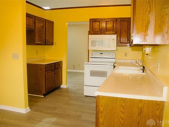 3rd image of 180 Wren Wood Ct