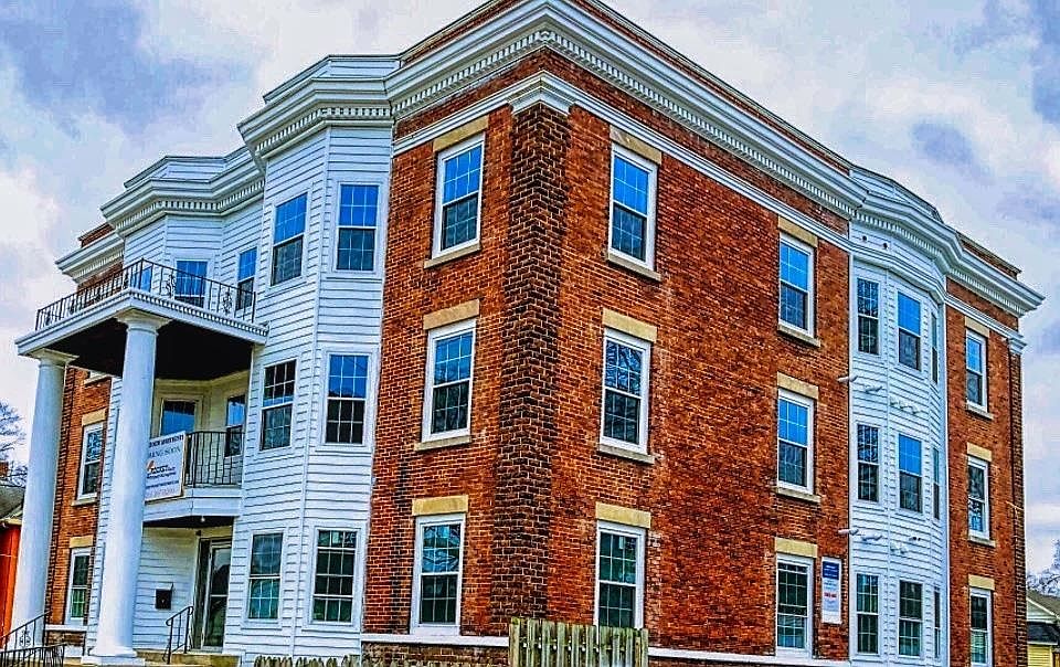 1st image of 640 Bluff St