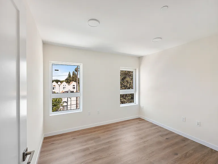 6363 Tyrone Ave #406 — Photo 6