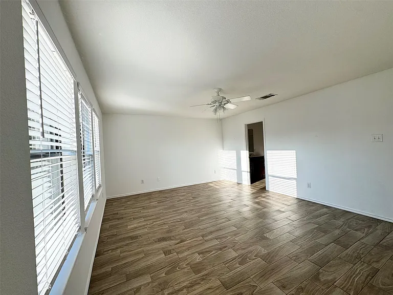 1152 Hyde Park Dr — Photo 15