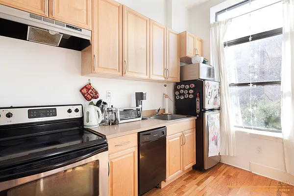 Rented by aptsandlofts.com | media 26