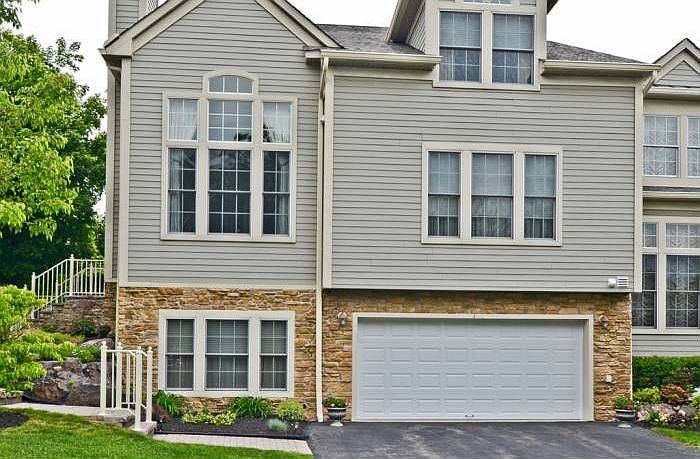 Luxurious Summit Pointe !