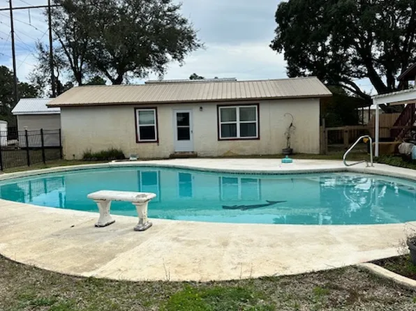 2116 Vizcaya Dr, Navarre, FL 32566