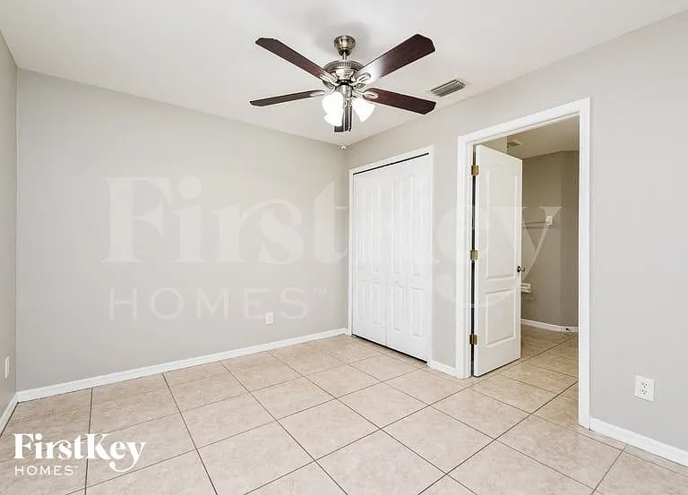 1211 NW 12th Pl — Photo 11