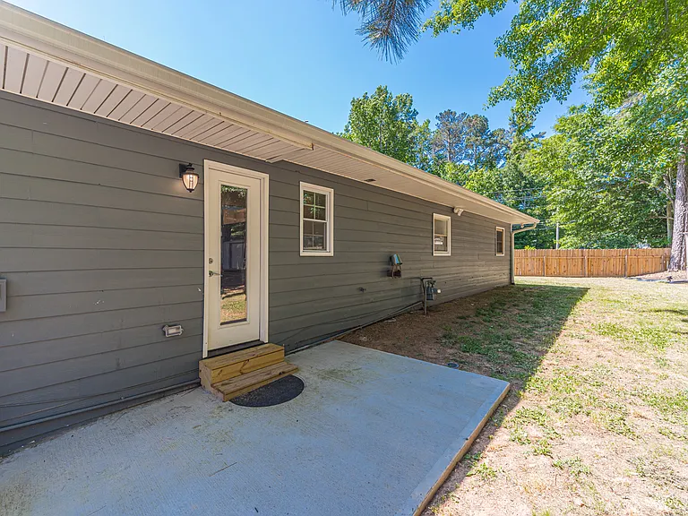 2390 Brackett Rd SW — Photo 33
