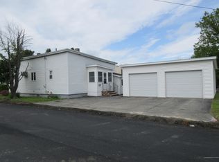 22 Boston Ave, Lewiston, ME 04240