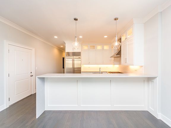 4th image of 1117 W Newport Ave APT 3