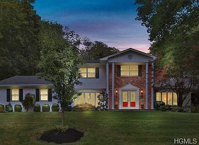 2nd image of 32 Rochelle Dr