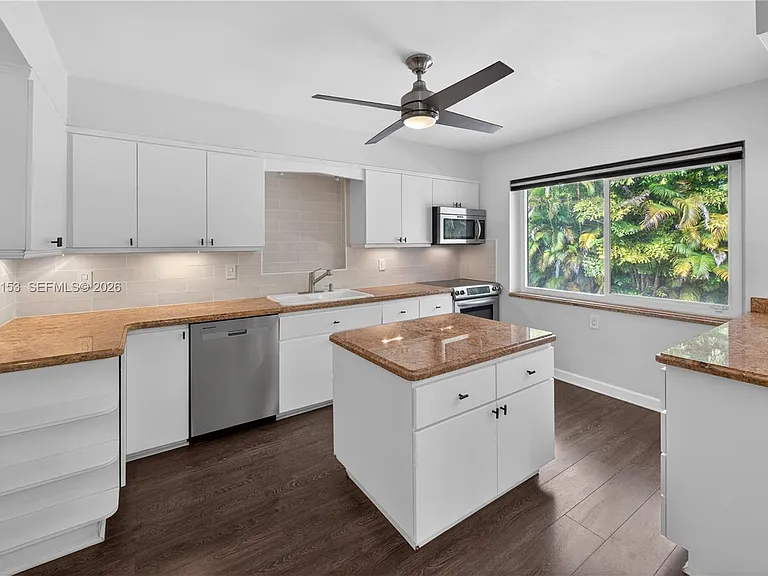 10025 NE 3rd Ave — Photo 12