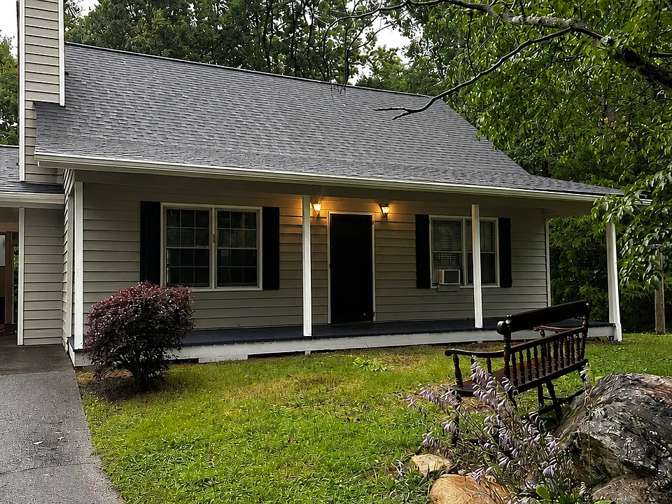 14 Country Ln