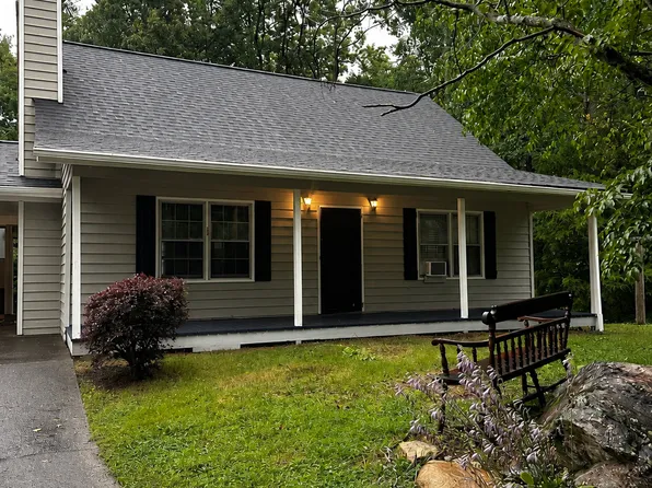 14 Country Ln, Cartersville, GA 30121
