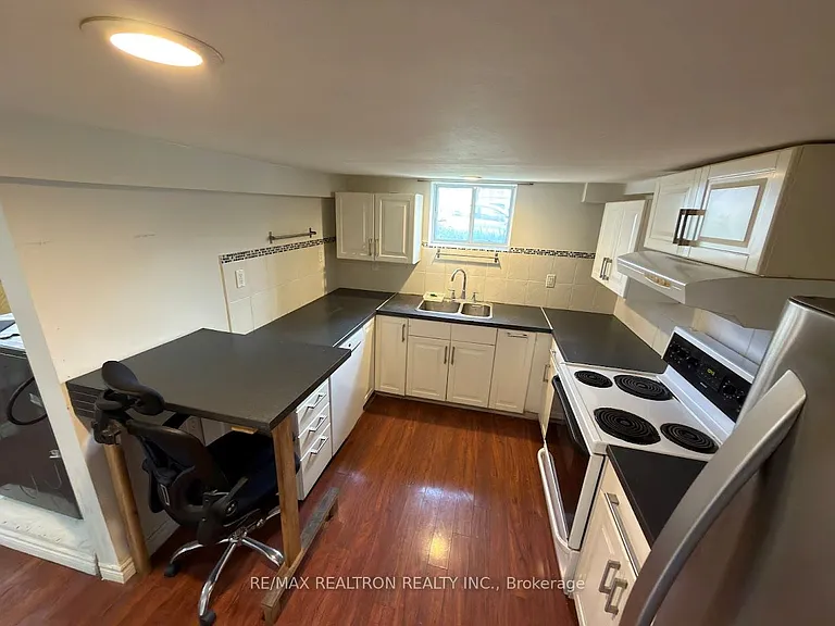 32 Belgravia Ave #MAIN — Photo 31