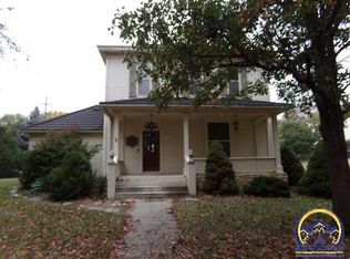 628 Hockaday St, Council Grove, KS 66846