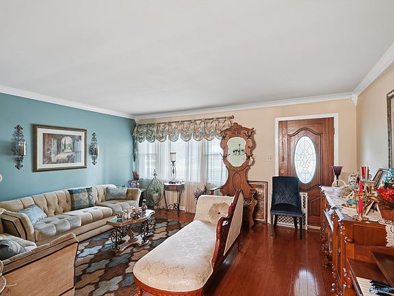 4th image of 127 Sanderson Rd