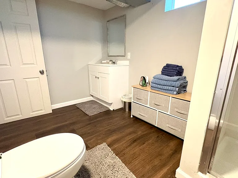 1124 N Twyckenham Dr — Photo 16