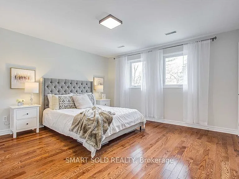 45 Abbeywood Trl #MAIN FLOOR — Photo 23