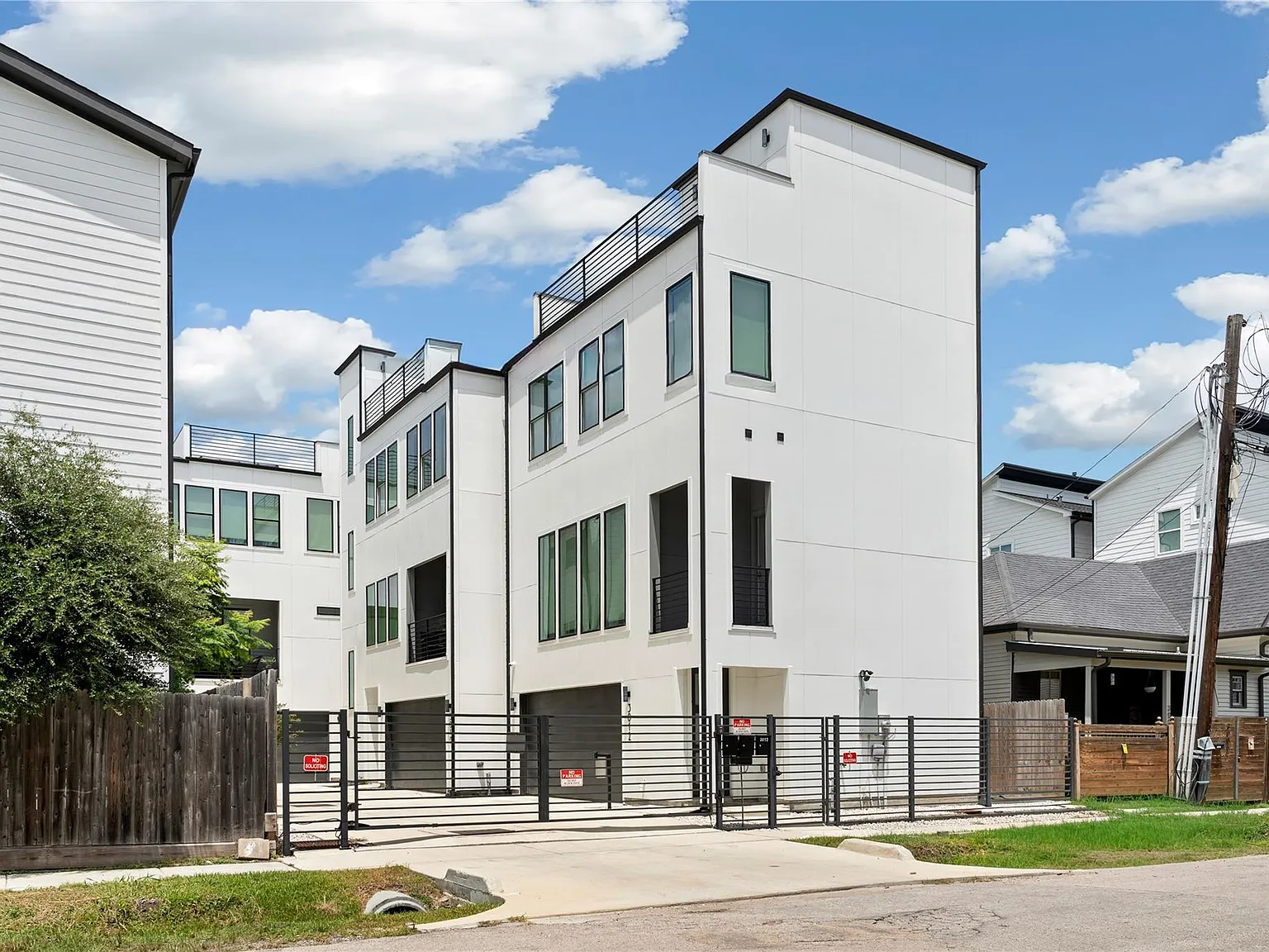 2 bed, 2.5 bath, 1455 sqft, $2,599 — Photo 1