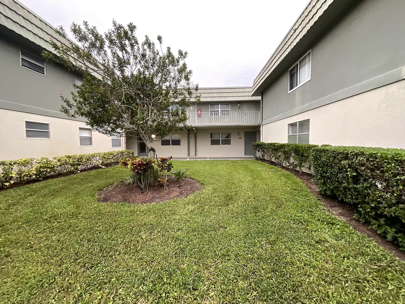 1 bed, 1.5 bath, 720 sqft, $1,350 — Photo 1