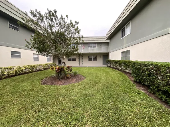 679 Saxony M #M, Delray Beach, FL 33446