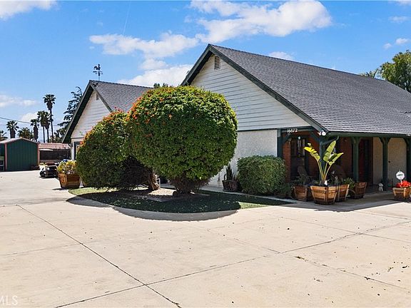 5th image of 16872 Iris Ave