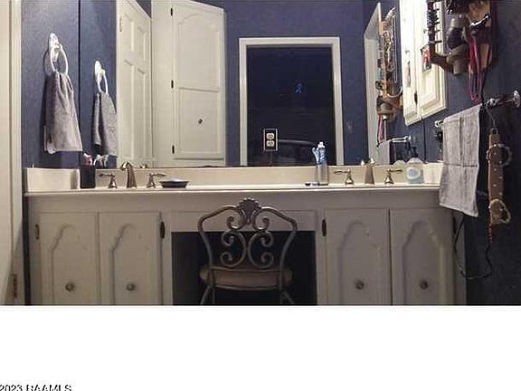 4th image of 106 Rebecca Dr