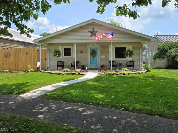 217 S Kennebec Ave, McConnelsville, OH 43756