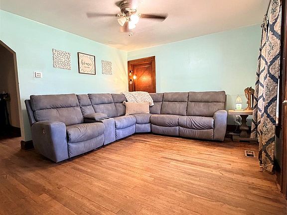 4th image of 321 21st St SW #41-42