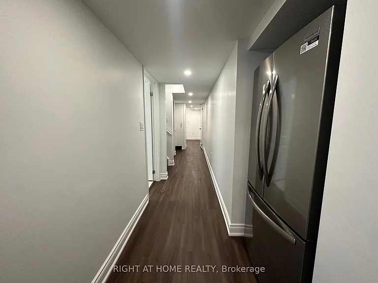 481 Bergamot Ave — Photo 9