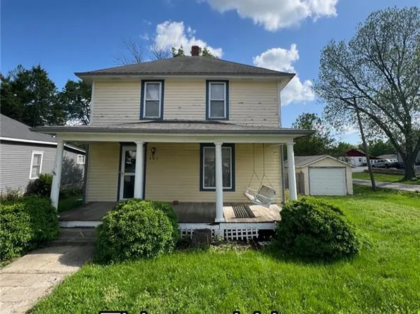 402 E 5th St, Tonganoxie, KS 66086