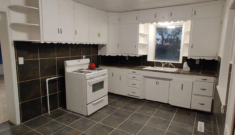 6401 S Redwood Rd — Photo 17
