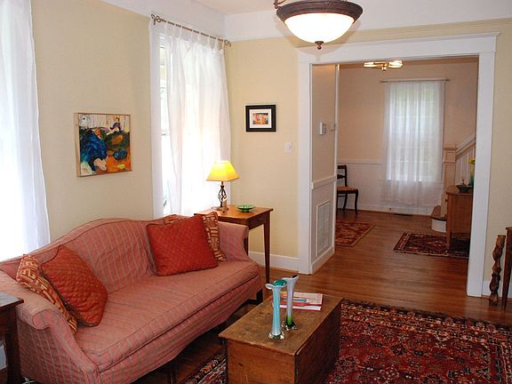 2nd image of 701 W 32nd St