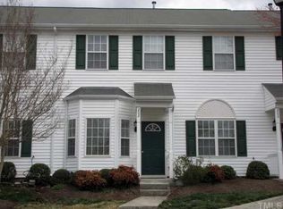 202 Pointe Crest Ct, Cary, NC 27513