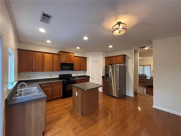 1161 Liberty Pkwy NW — Photo 6