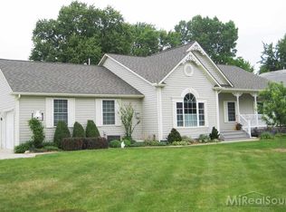 25955 S River Rd, Harrison Township, MI 48045