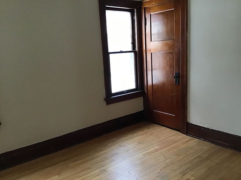 1st image of 2718-2720 N 49th St