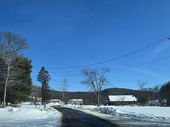 4th image of 304 Farrell Rd