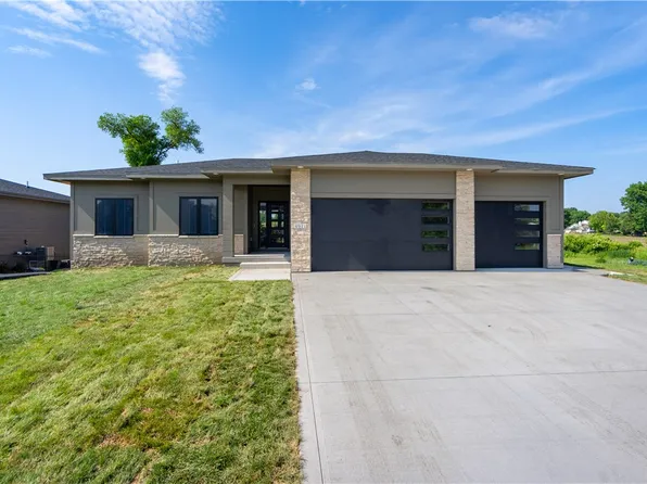 4911 NW 64th Pl, Johnston, IA 50131