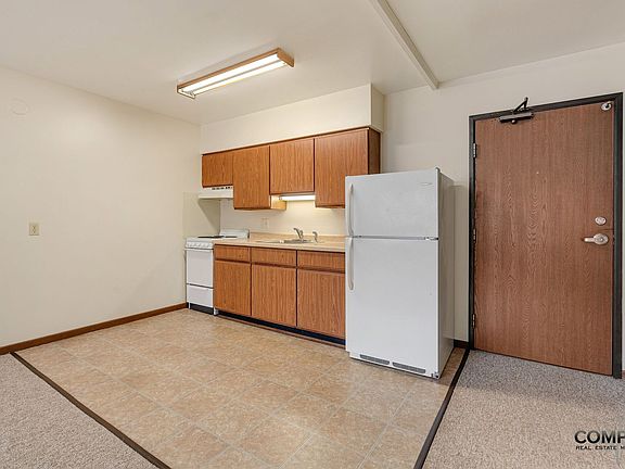 3rd image of 414 Doty St #5