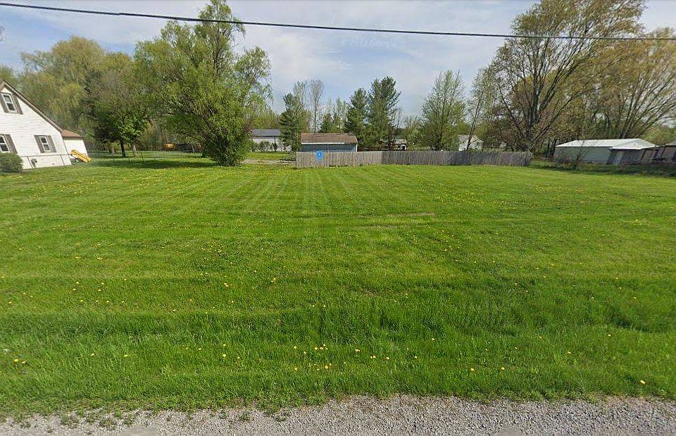 2nd image of 1247 E Frances Rd