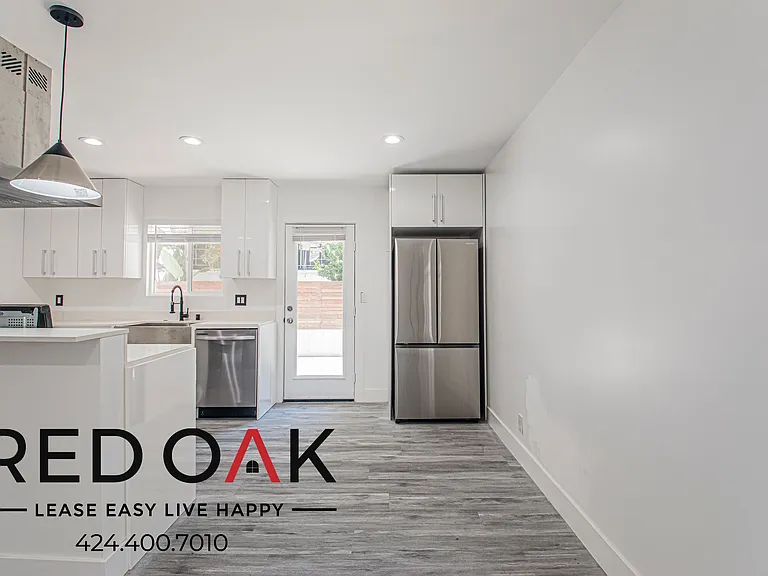 1350 N Fuller Ave #4 — Photo 3